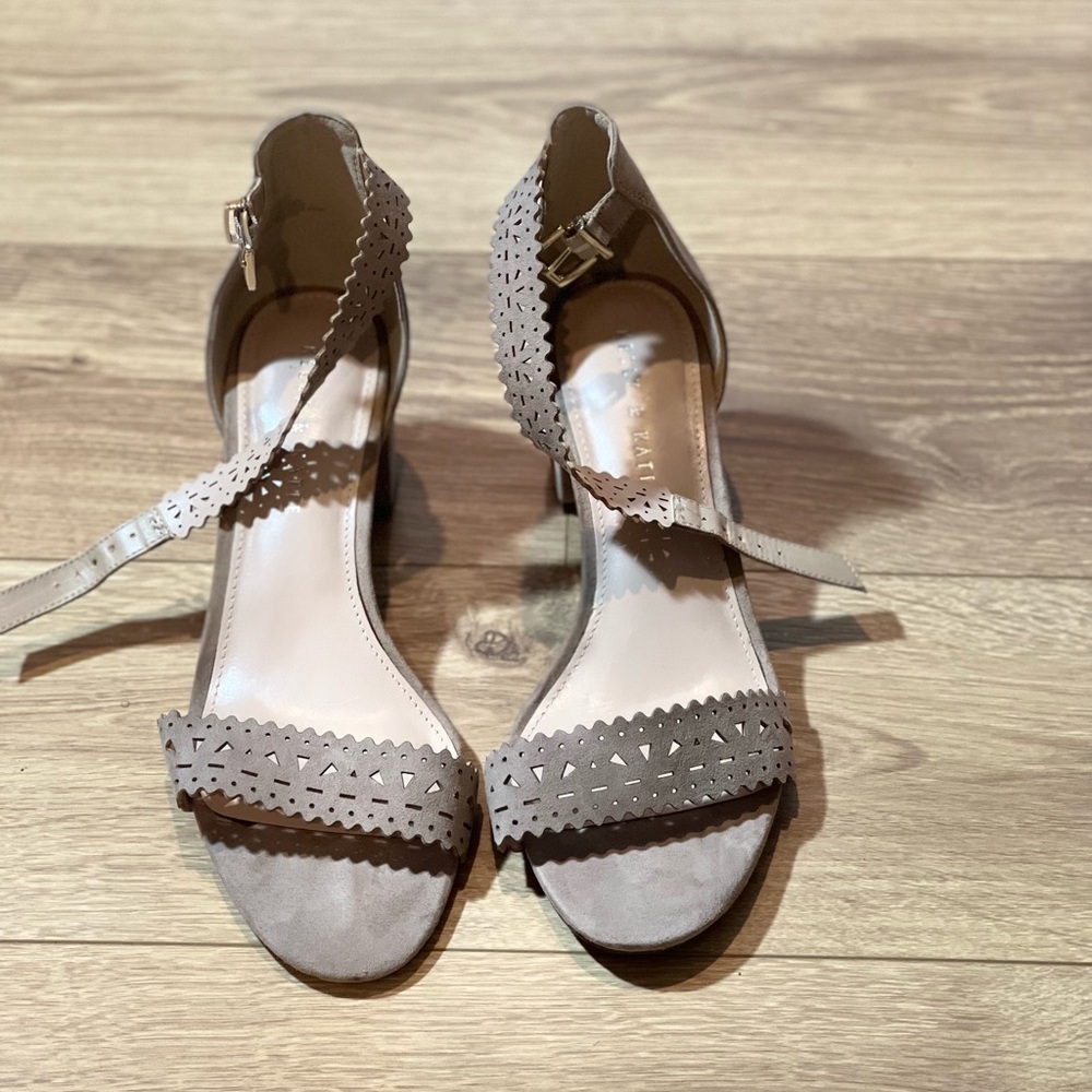 Kelly & Katie taupe block heeled . US size 9.5